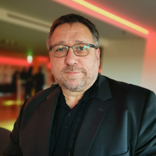 Lothar Esser_500x500_Headshot