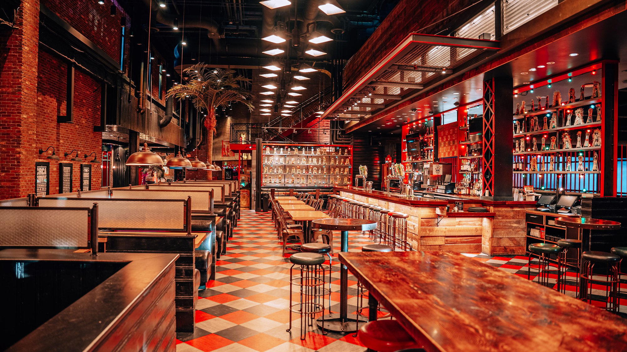 delinea-gartner-iam-hh-brooklyn-bowl-restaurant